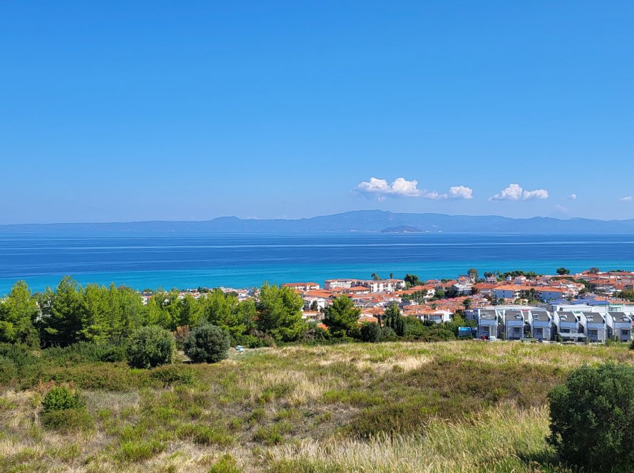 Θέα θάλασσα από το οικόπεδο