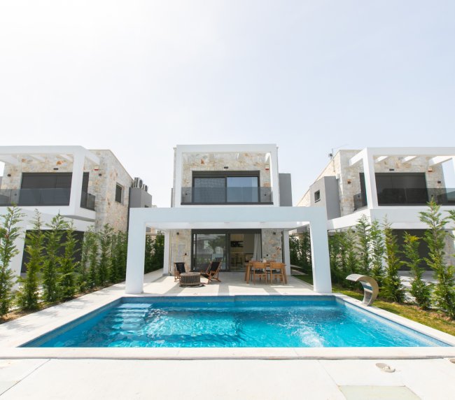 Nerissa elegant villas στη Χανιώτη Χαλκιδικής με πισίνα